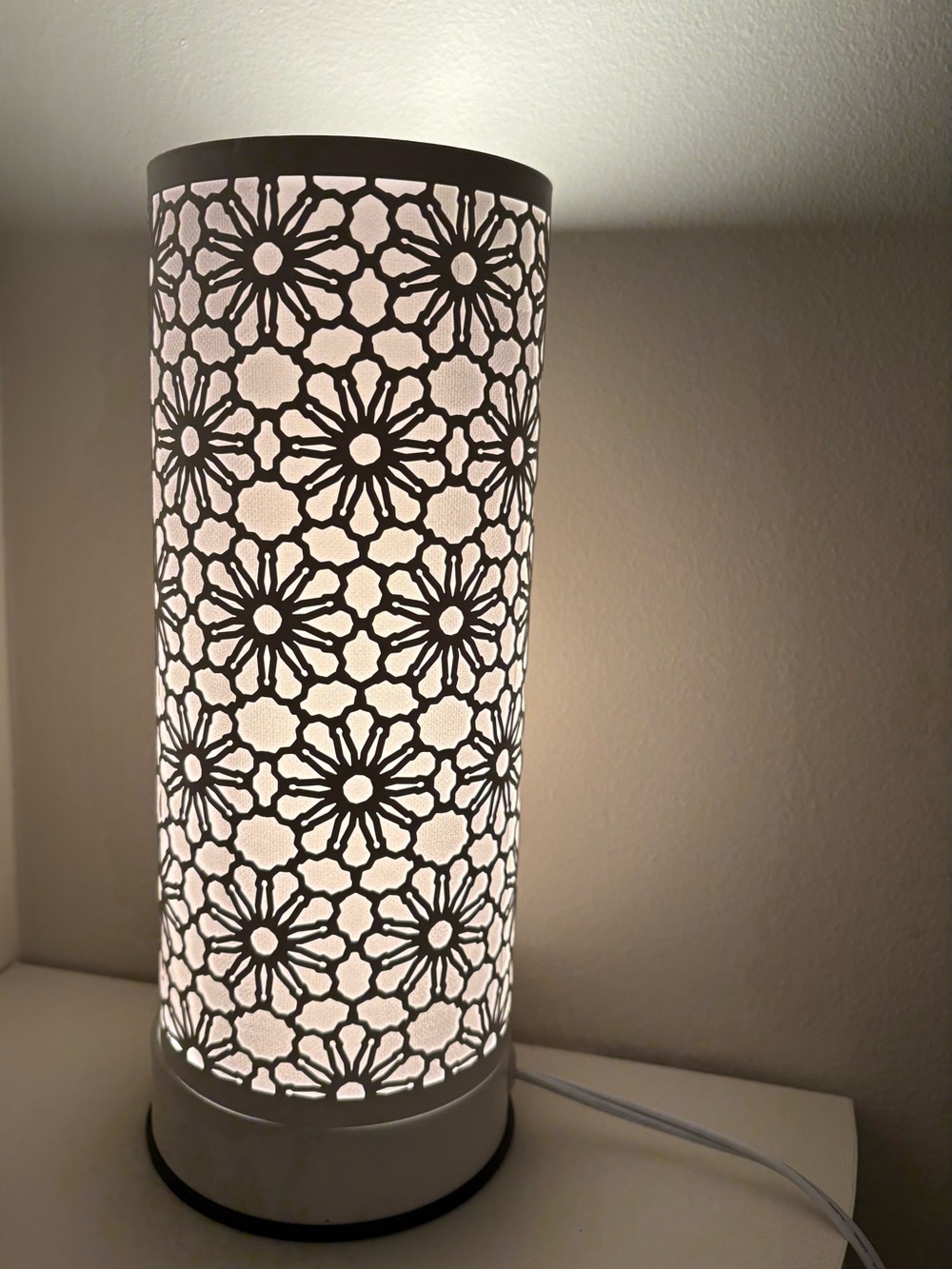 White Floral Cutout Table Lamp - Home Accents- 3 light settings - Picture 5 of 5